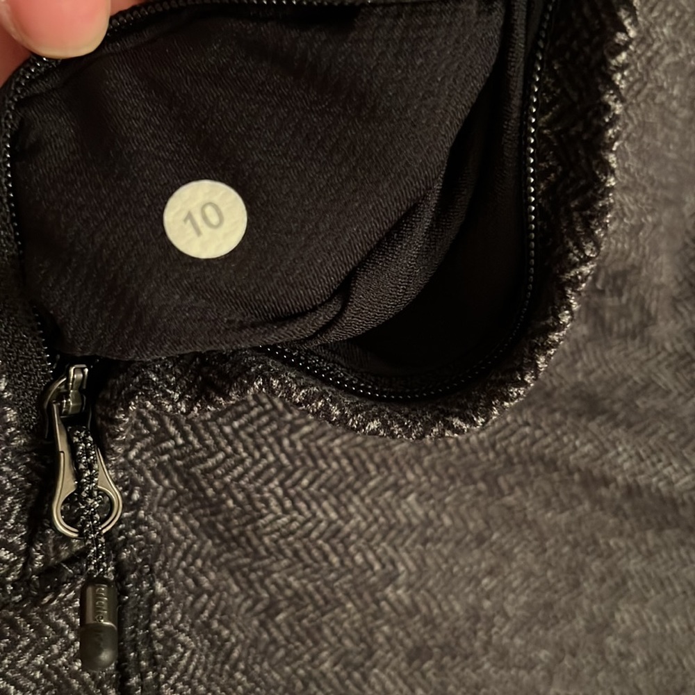 Lululemon base runner half zip - Picture 9 of 9